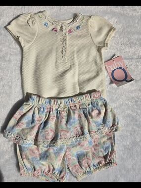 babyQ Cream Floral Girls' Matching Set - Cream Top & Pastel Floral Shorts